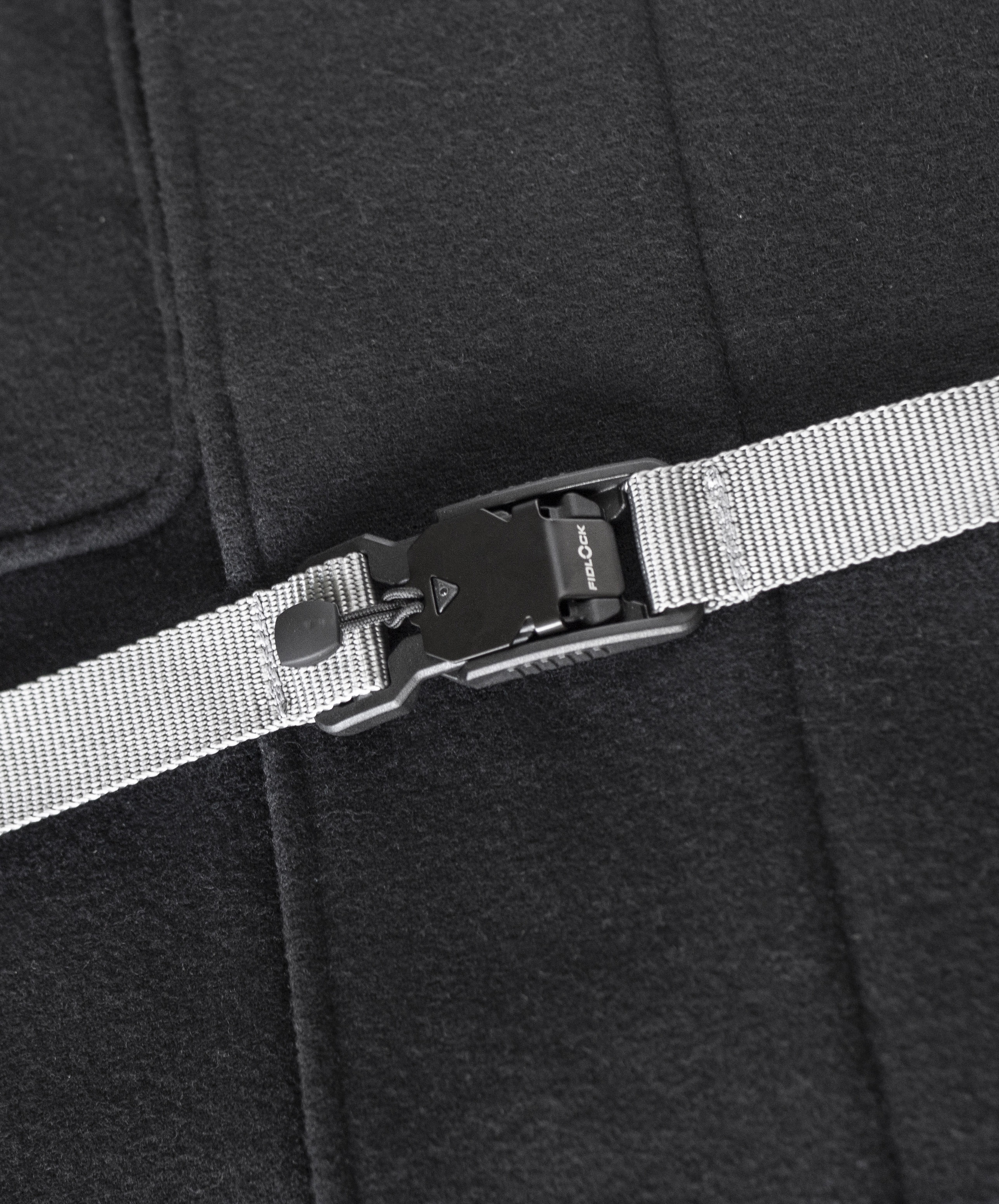 V 2024 buckle belt